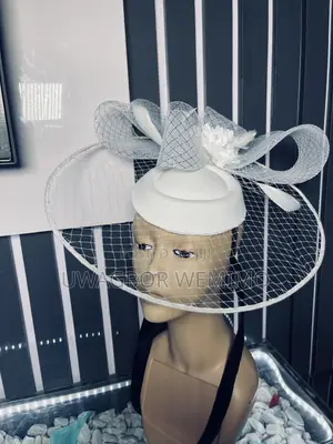 Luxury Silver White Fascinator Hat- Brand New Boutique Quality