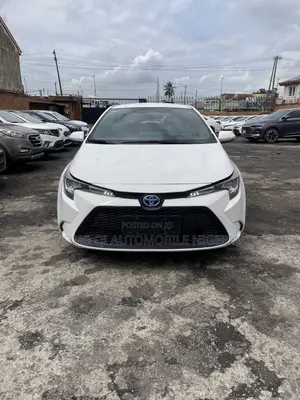 Toyota Corolla 2021 White