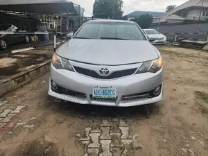 Toyota Camry SE 4dr Sedan (2.5L 4cyl 6A) 2013 Silver