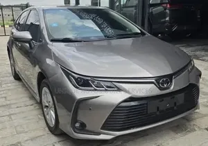 Toyota Corolla XSE 2021 Gold