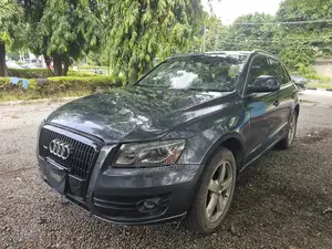 Audi Q5 2010 Blue