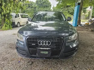 Audi Q5 2010 Blue