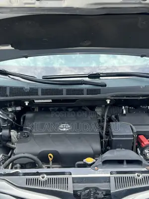 Toyota Sienna LE 7 Passenger 2012 Silver