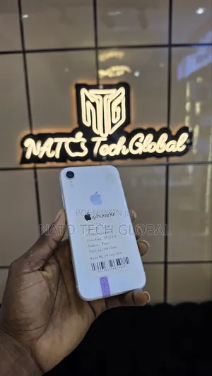 Apple iPhone XR 64 GB White