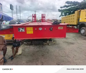 Brand New 80 Tonnes Triple Axle Lowbed Carrier