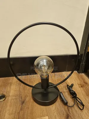 Exclusive Table Lamp With Electric Bulb