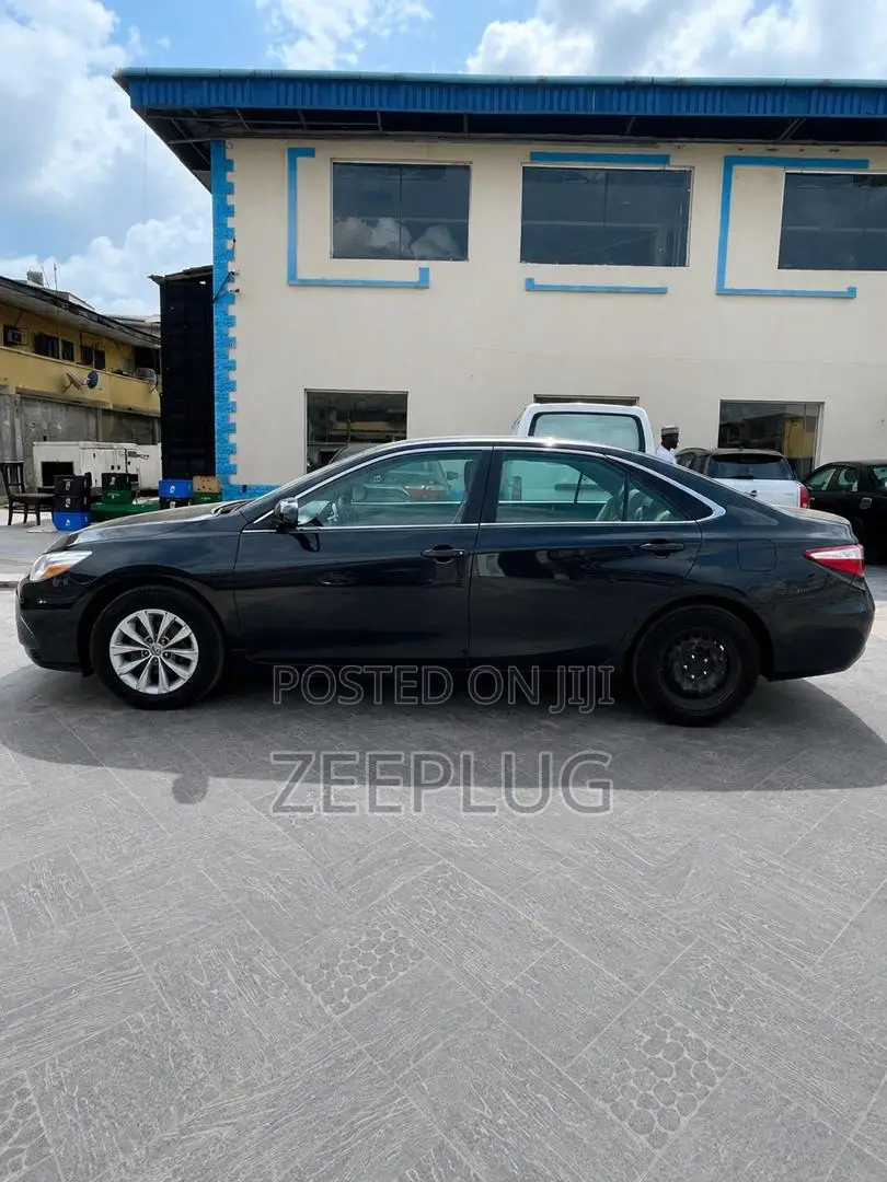 Toyota Camry 2016 Black