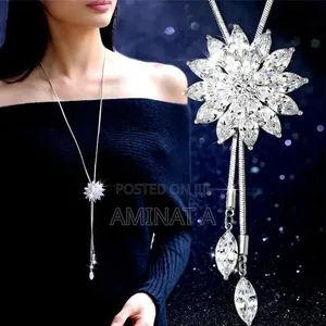 Toned Silver Layered Flower Pendant Necklace