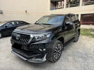 Toyota Land Cruiser Prado 2022 Black