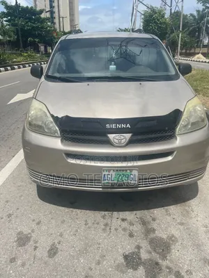 Toyota Sienna 2005 Gold