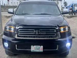 Toyota Sequoia Platinum 4dr SUV 4WD (5.7L 8cyl 6A) 2011 Black