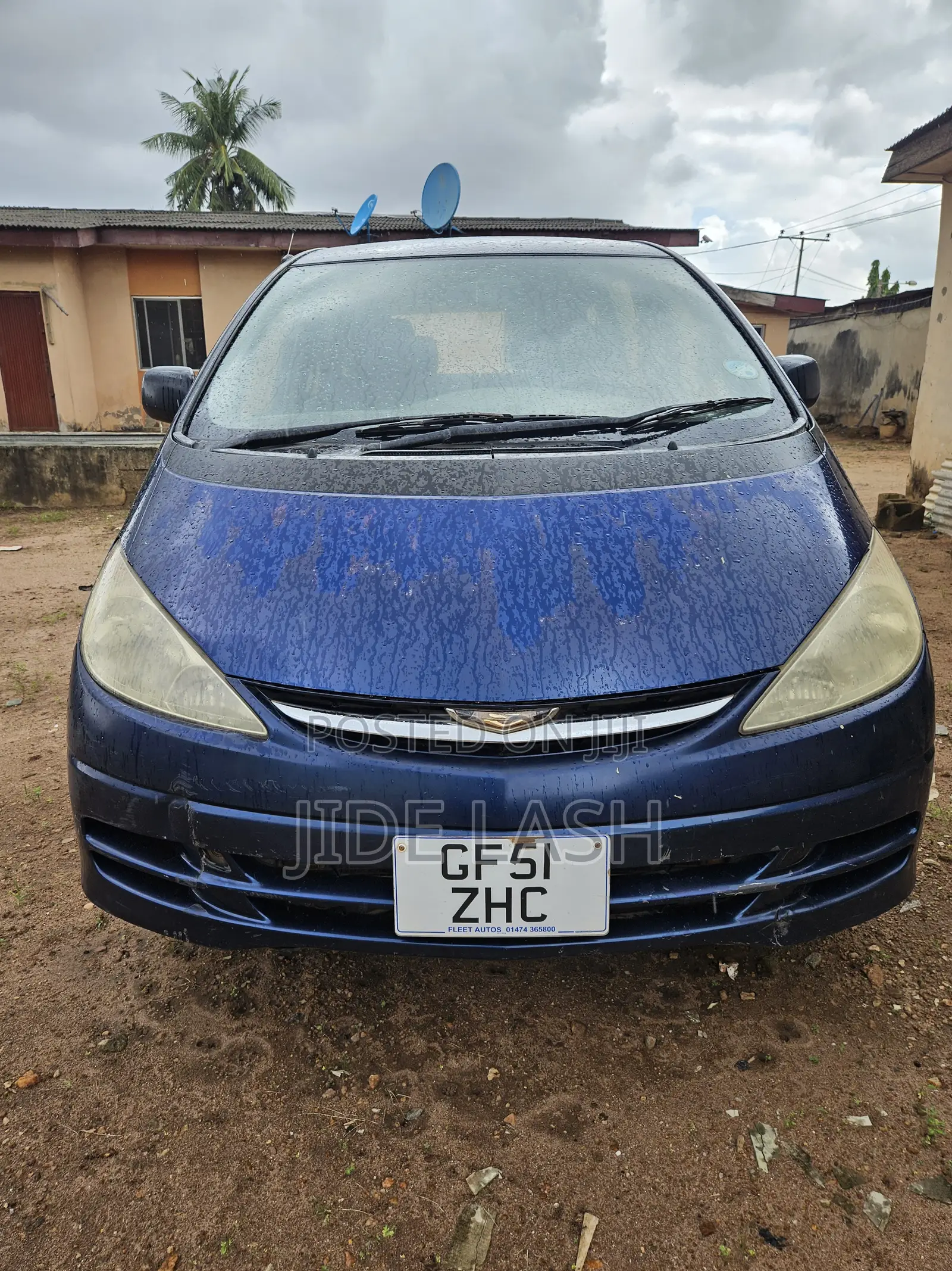 Toyota HiAce 2002 Blue