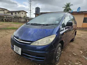 Toyota HiAce 2002 Blue