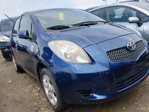 Toyota Yaris Base Hatchback 3dr 2010 Blue