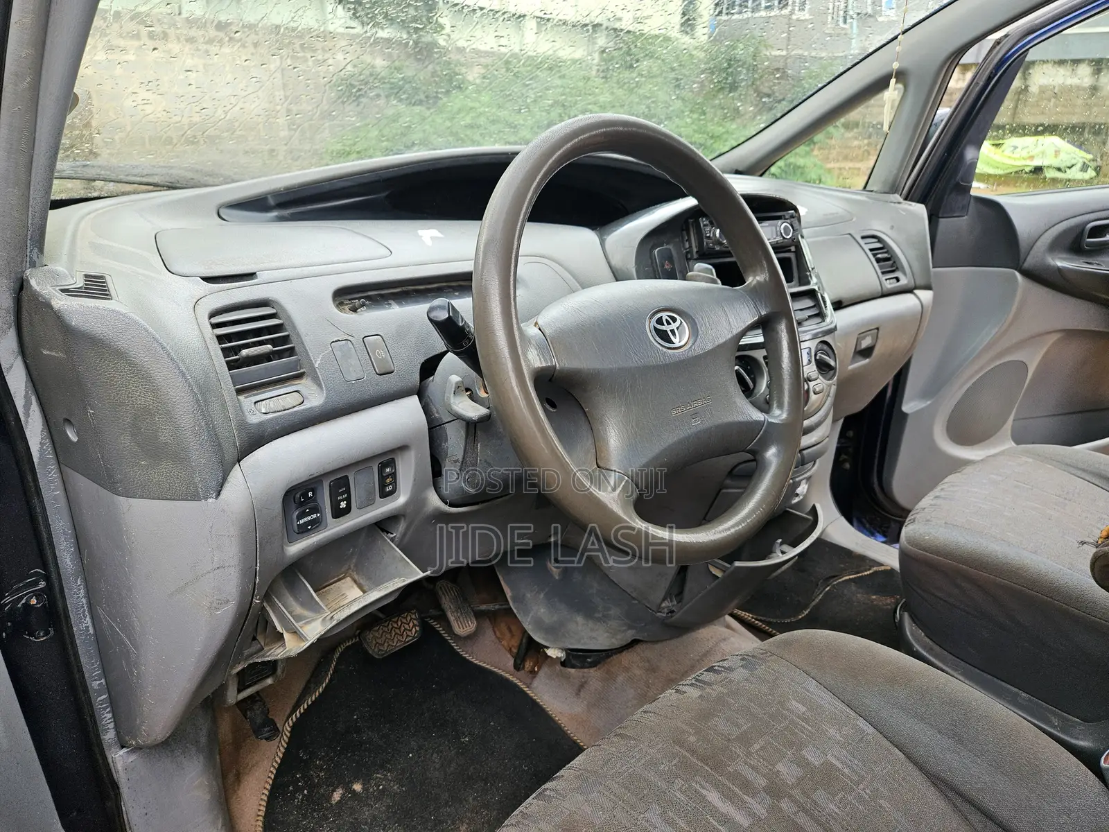 Toyota HiAce 2002 Blue