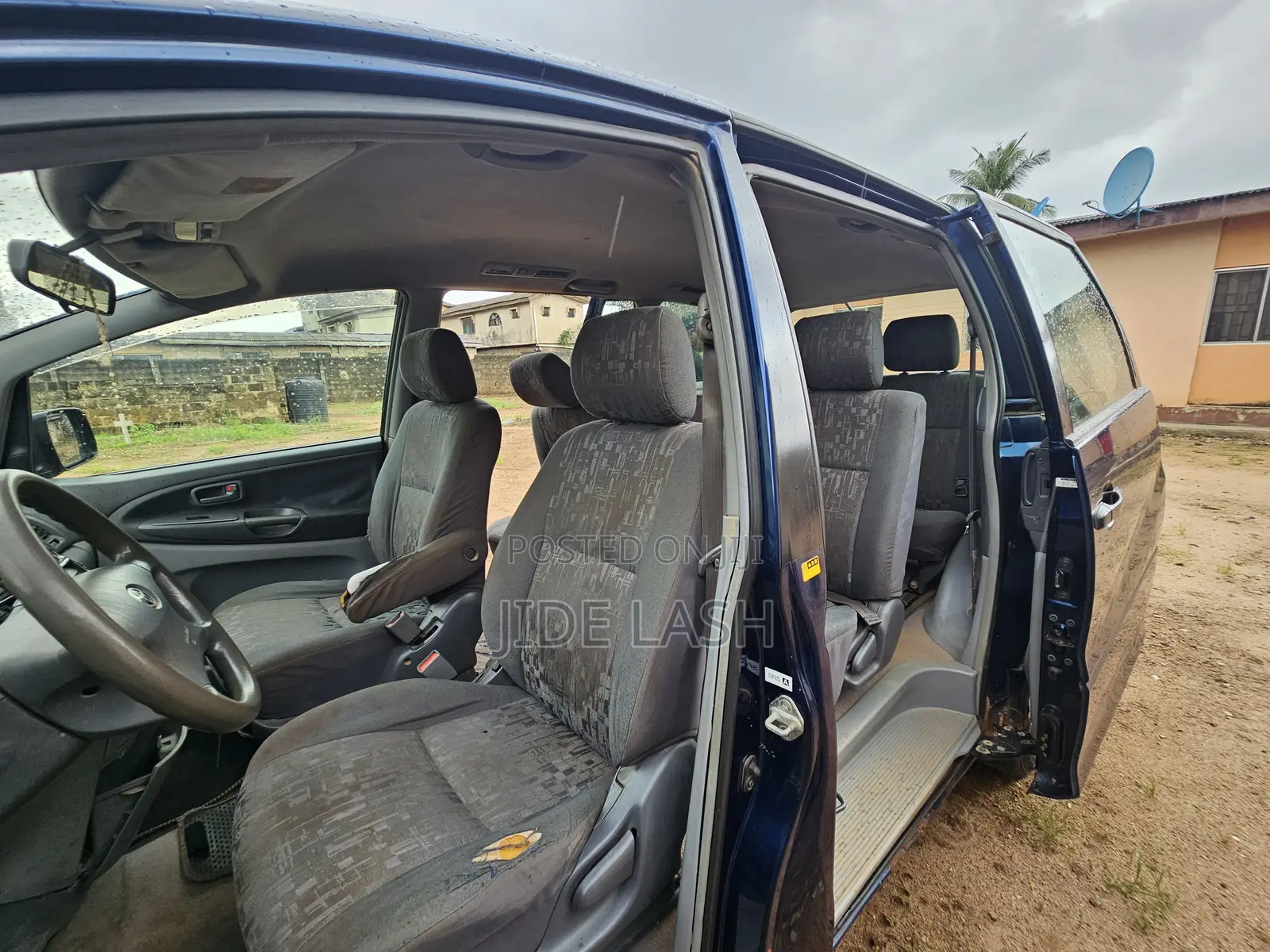 Toyota HiAce 2002 Blue