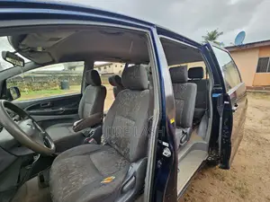 Toyota HiAce 2002 Blue