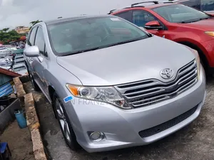 Toyota Venza 2010 Silver