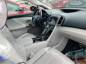 Toyota Venza 2010 Silver