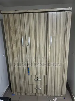 Standard Wardrobe in Perfect Condition