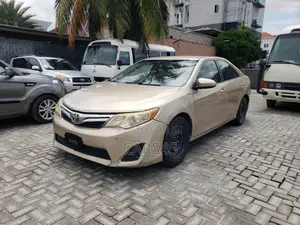 Toyota Camry 2012 Gold