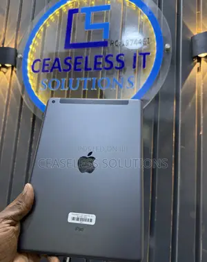 Apple iPad 9.7 32 GB Gray