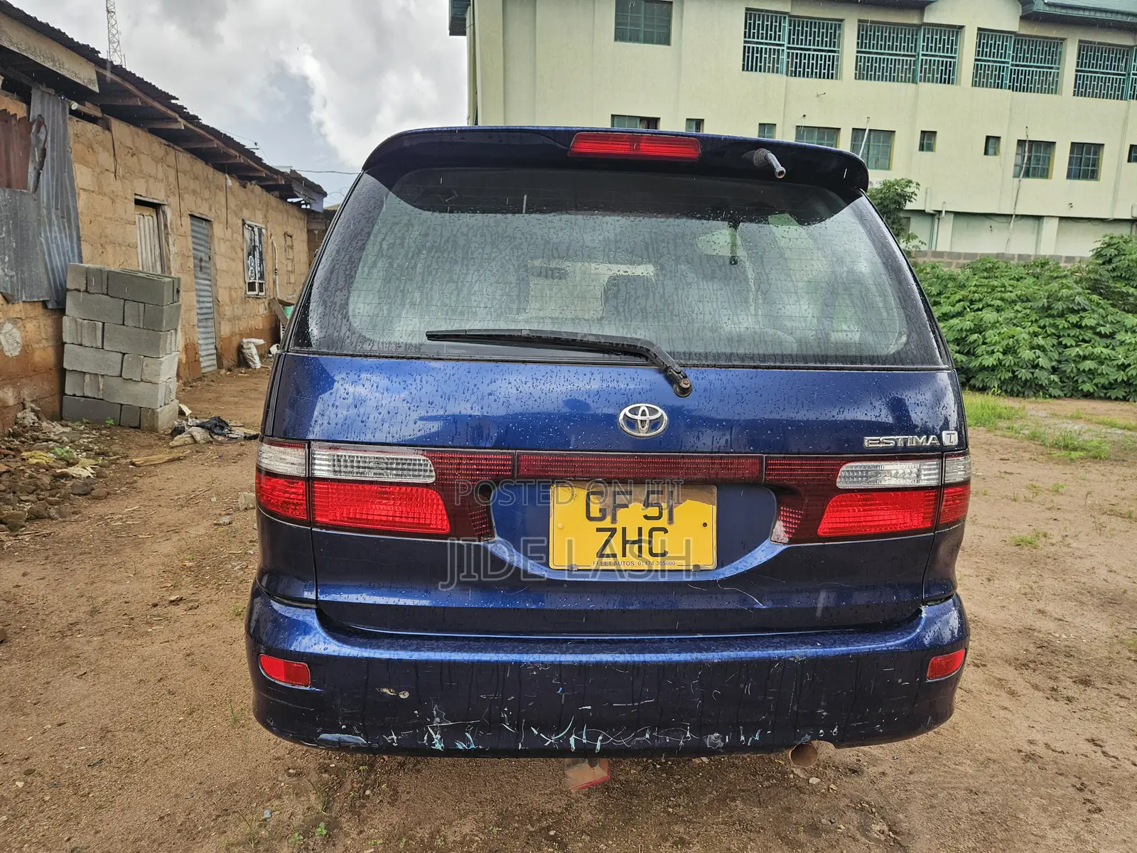 Toyota HiAce 2002 Blue