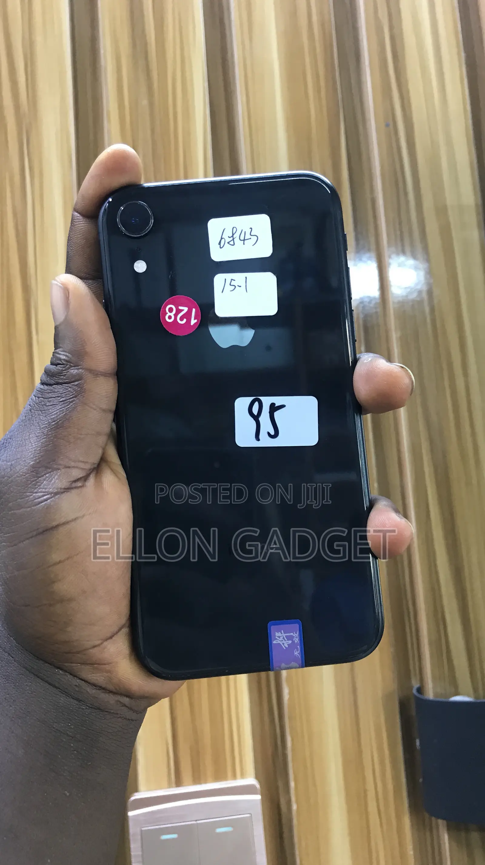 New Apple iPhone XR 128 GB Black