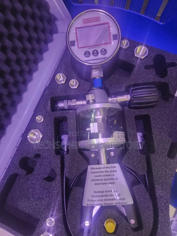 Armano Digital Calibration Pressure Gauge
