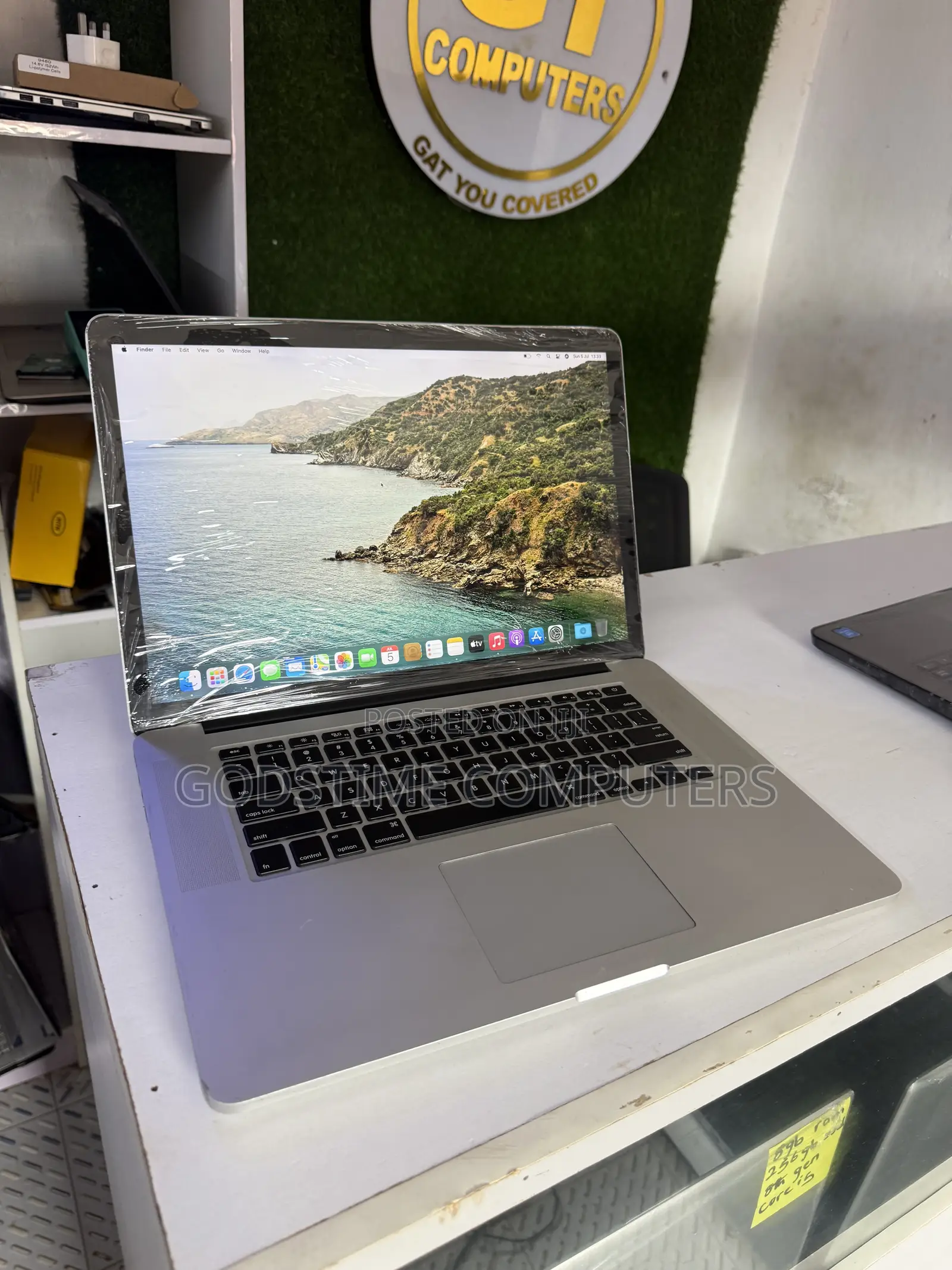 Laptop Apple MacBook Pro 2015 16GB Intel Core i7 SSD 256GB