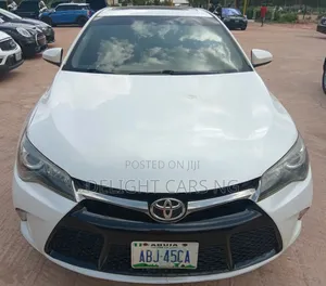Toyota Camry XSE 4dr Sedan (2.5l 4cyl 6A) 2016 Off white