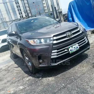 Toyota Highlander Limited 4x4 V6 (3.5L 6cyl 8A) 2018 Silver