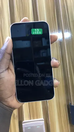 Apple iPhone 13 256 GB Pink