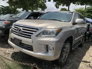 Lexus LX 570 AWD 2016 Gold