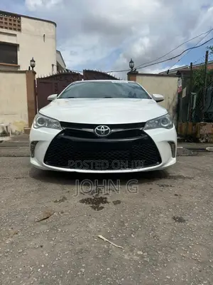 Toyota Camry XSE 4dr Sedan (2.5L 4cyl 6A) 2015 White