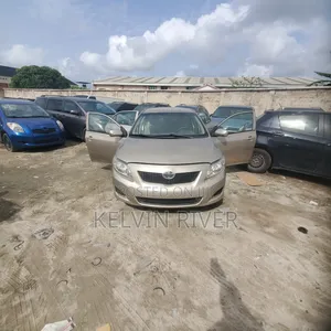 Toyota Corolla 2010 Gold