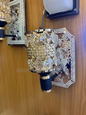 Wall Bracket That Uses Bulb