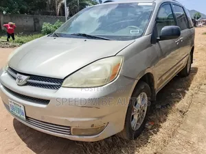 Toyota Sienna 2005 Gold
