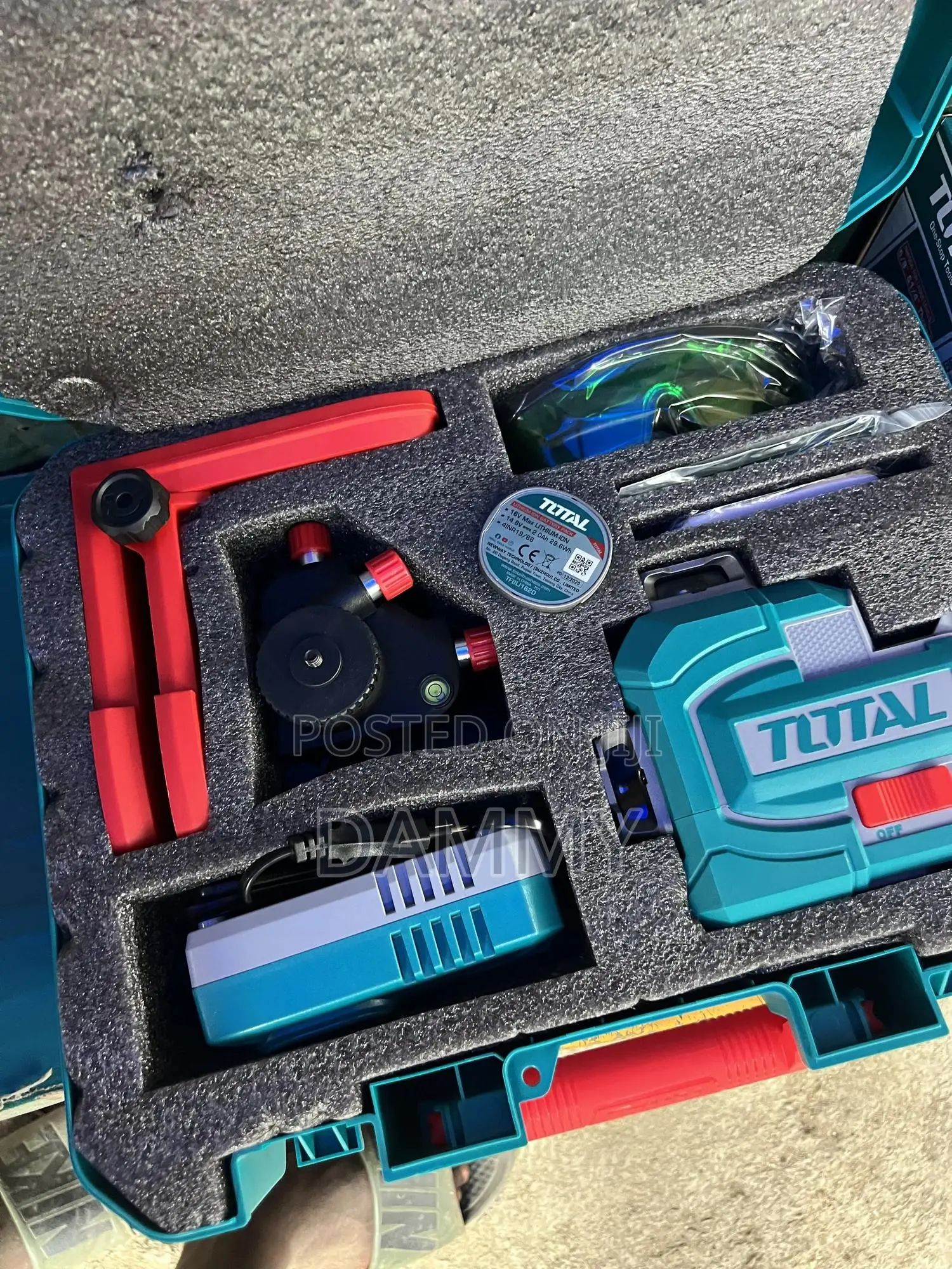 Total 16v Cordless 3d Laser Level (Tll301201).