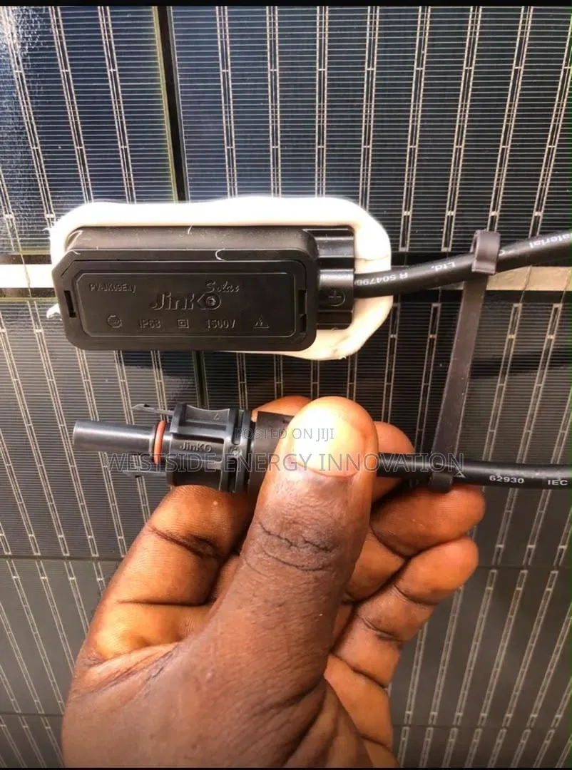 Jinko 590w Bifacial Half Cut Solar Panel