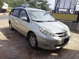 Toyota Sienna 2006 Silver