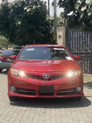 Toyota Camry SE 4dr Sedan (2.5L 4cyl 6A) 2013 Red