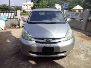 Toyota Sienna 2006 Silver