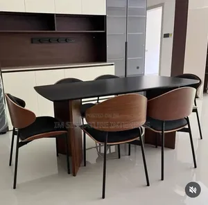 Luxurious Minimalist Dining Set