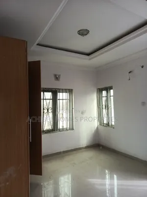 3bdrm Apartment in Near Ikota Villa, Lekki Phase 2 for rent
