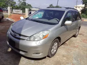 Toyota Sienna 2006 Silver