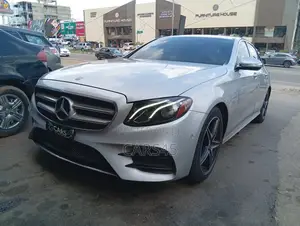 Mercedes-Benz E300 2017 Silver