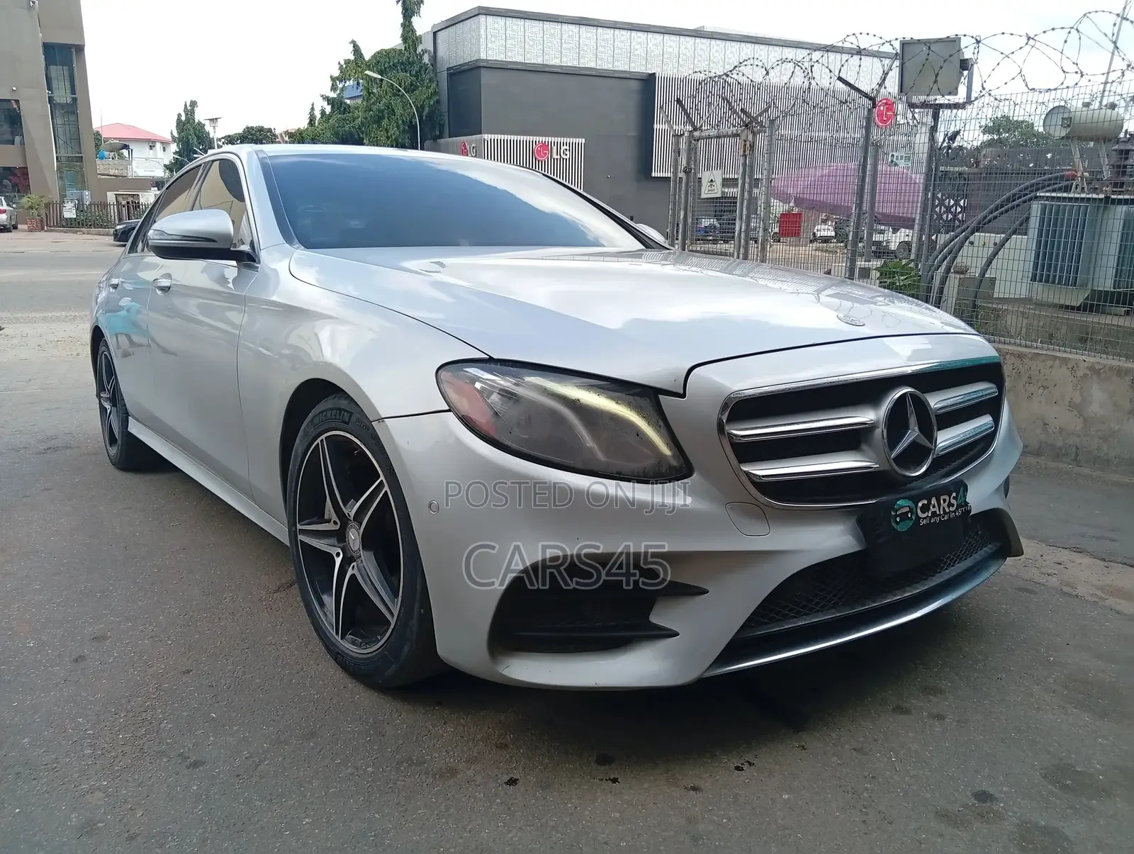 Mercedes-Benz E300 2017 Silver
