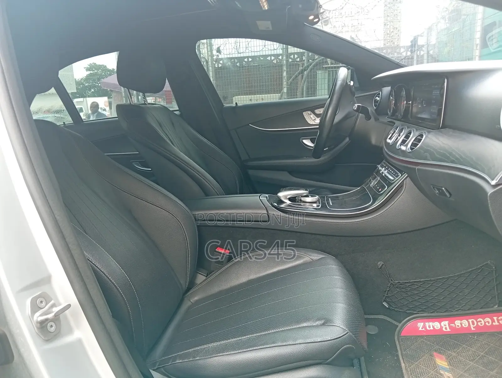 Mercedes-Benz E300 2017 Silver