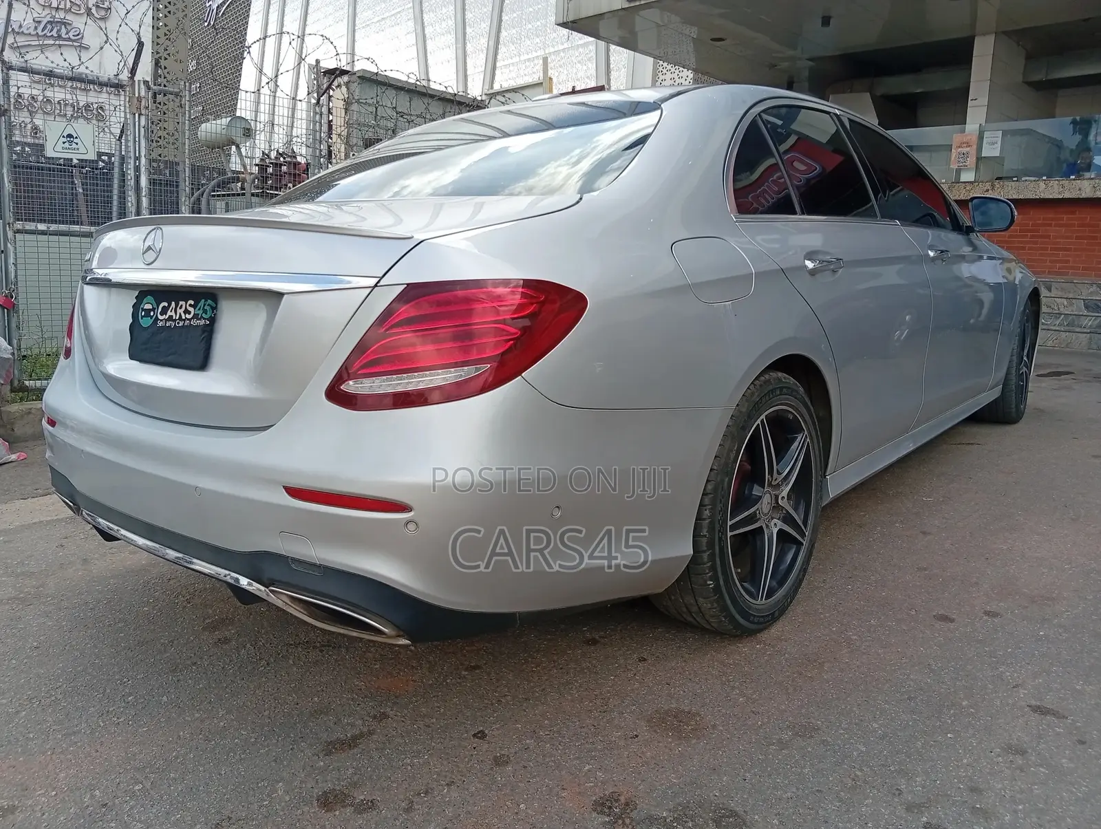 Mercedes-Benz E300 2017 Silver